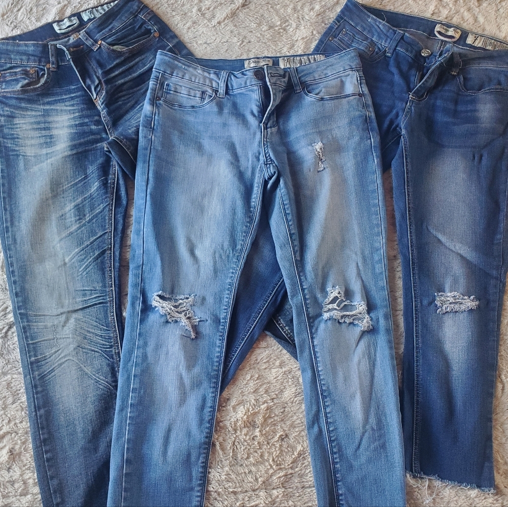 Women’s Distressed Blue Skinny Jeans